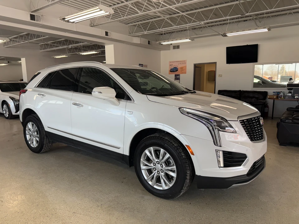 2025 Cadillac XT5 - Image 3 of 21
