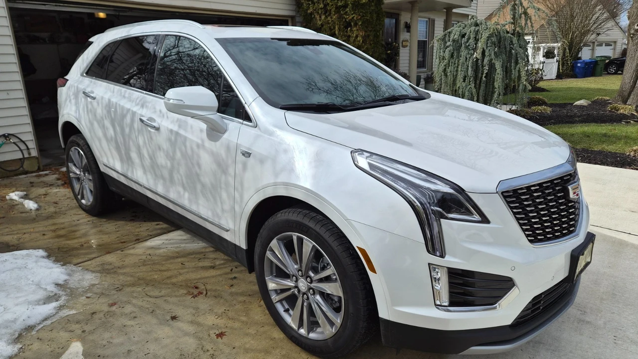 2025 Cadillac XT5 - Image 4 of 11
