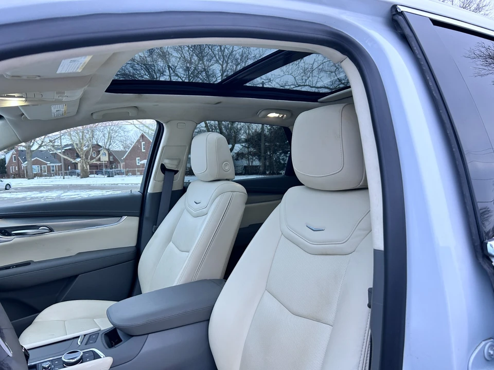 2025 Cadillac XT5 - Image 15 of 20