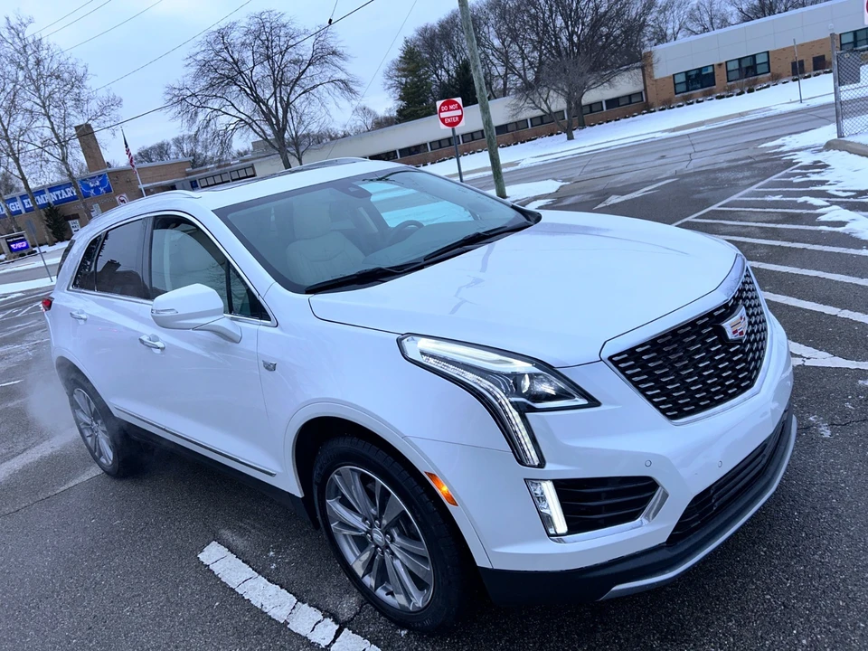 2025 Cadillac XT5 - Image 10 of 20