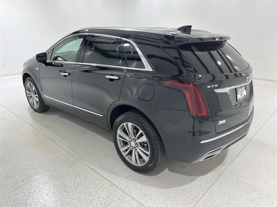 2025 Cadillac XT5 - Image 3 of 12