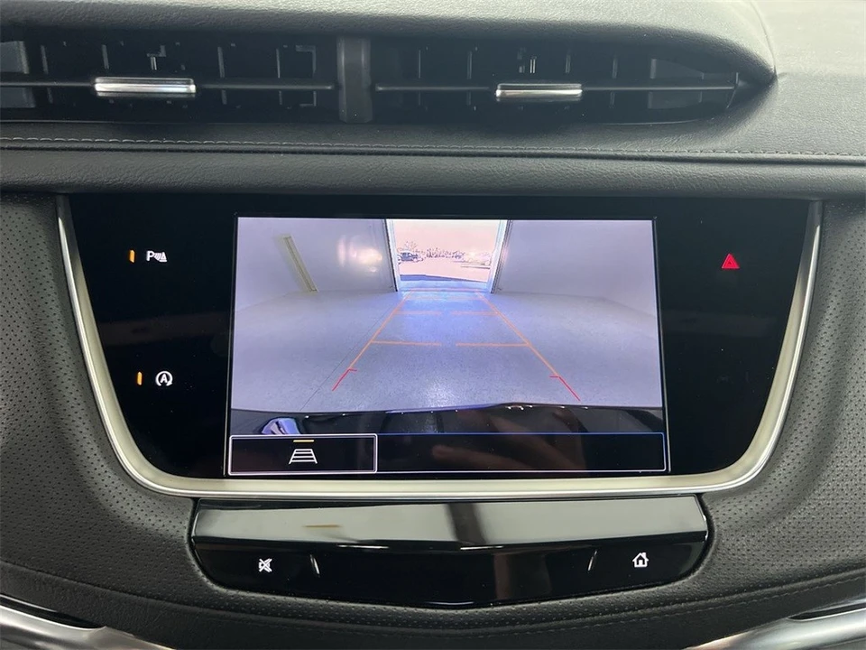 2025 Cadillac XT5 - Image 14 of 21