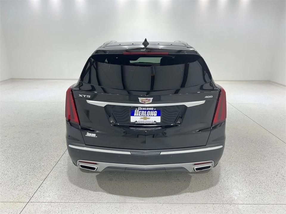 2025 Cadillac XT5 - Image 4 of 21