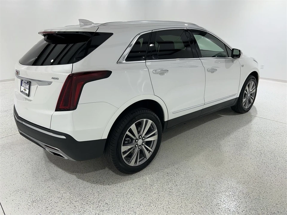 2025 Cadillac XT5 - Image 8 of 12