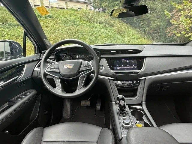 2025 Cadillac XT5 - Image 10 of 21