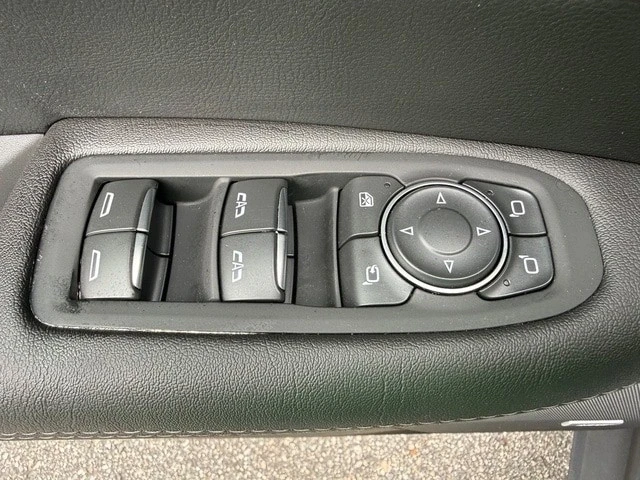 2025 Cadillac XT5 - Image 13 of 21