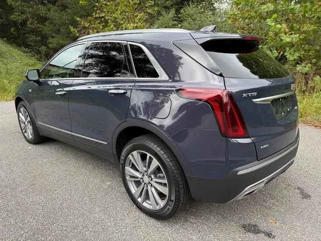2025 Cadillac XT5 - Image 8 of 12
