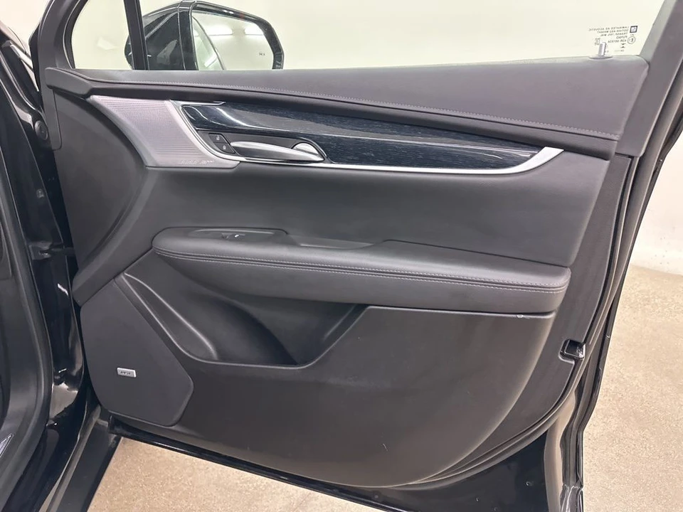 2025 Cadillac XT5 - Image 17 of 21