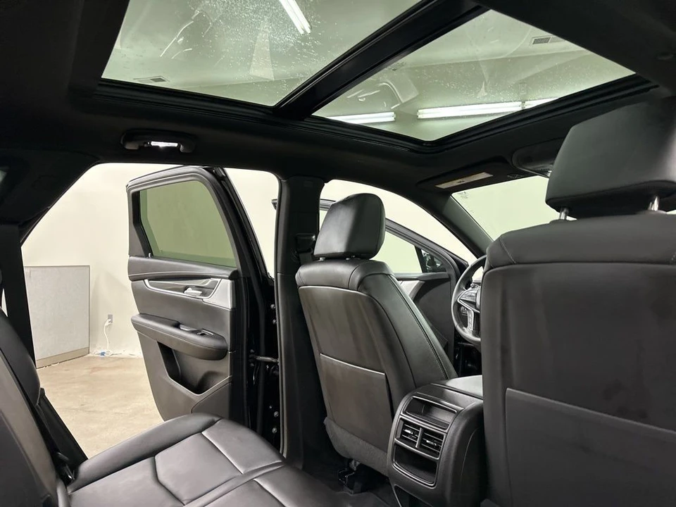 2025 Cadillac XT5 - Image 19 of 21