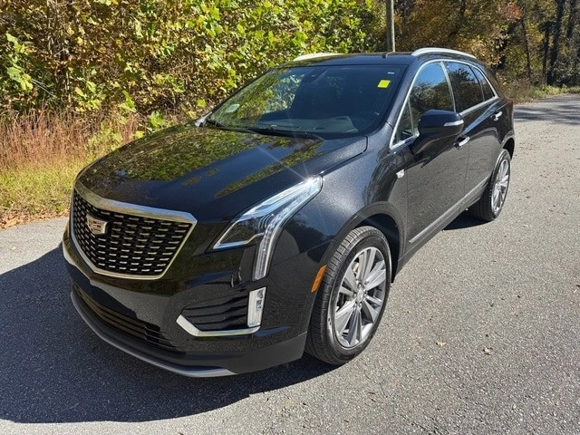 2025 Cadillac XT5 - Image 2 of 12