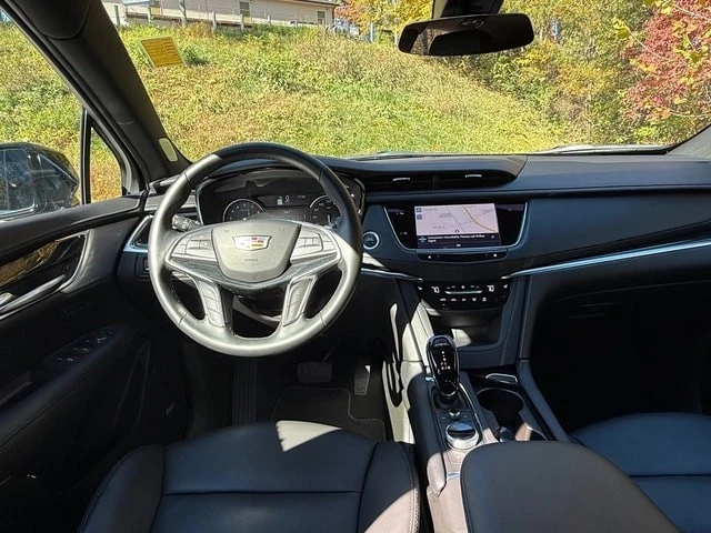 2025 Cadillac XT5 - Image 10 of 12