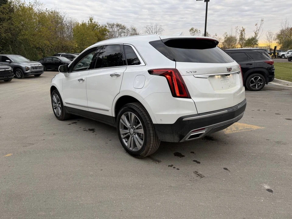 2025 Cadillac XT5 - Image 10 of 12