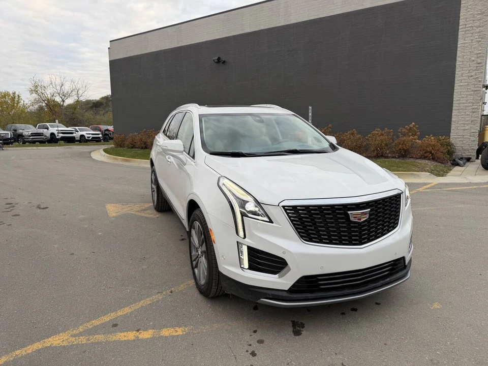 2025 Cadillac XT5 - Image 5 of 21