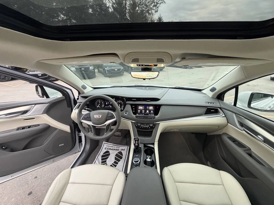 2025 Cadillac XT5 - Image 18 of 21