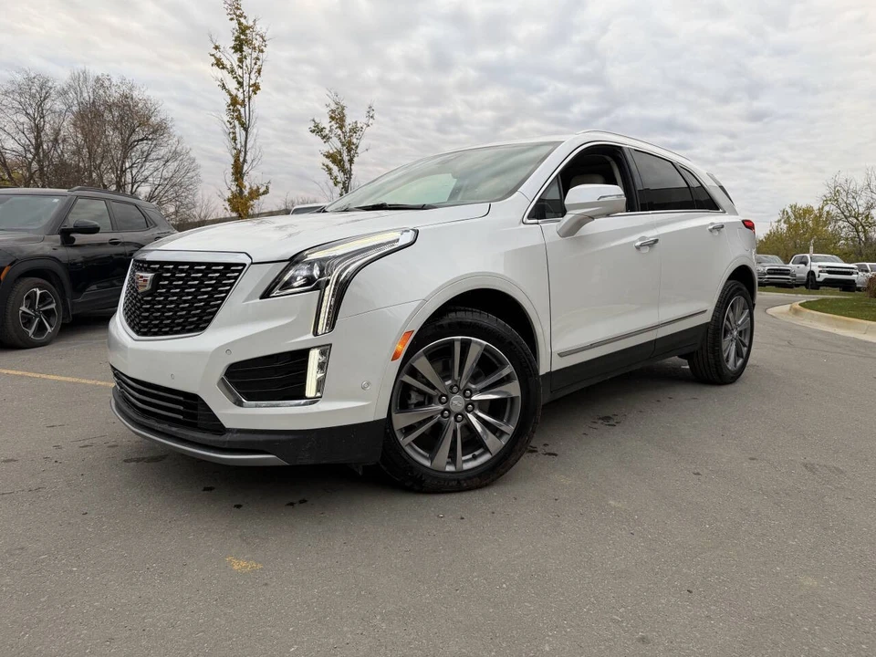 2025 Cadillac XT5 - Image 2 of 21