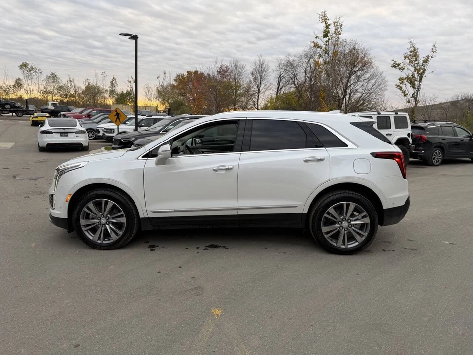 2025 Cadillac XT5 - Image 9 of 12