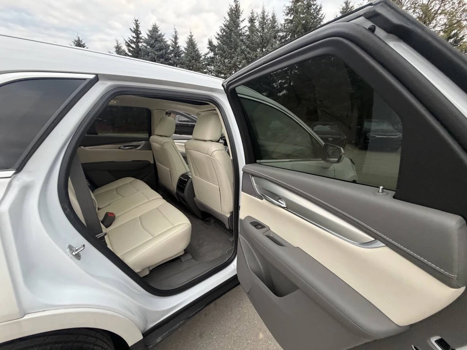 2025 Cadillac XT5 - Image 12 of 21