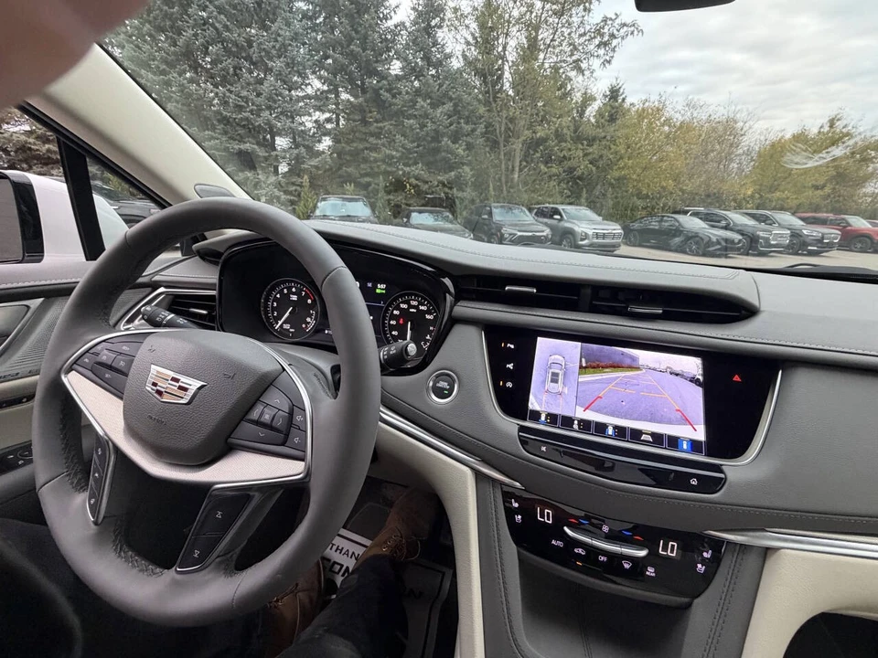 2025 Cadillac XT5 - Image 20 of 21