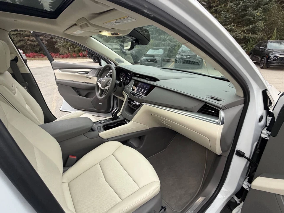 2025 Cadillac XT5 - Image 17 of 21
