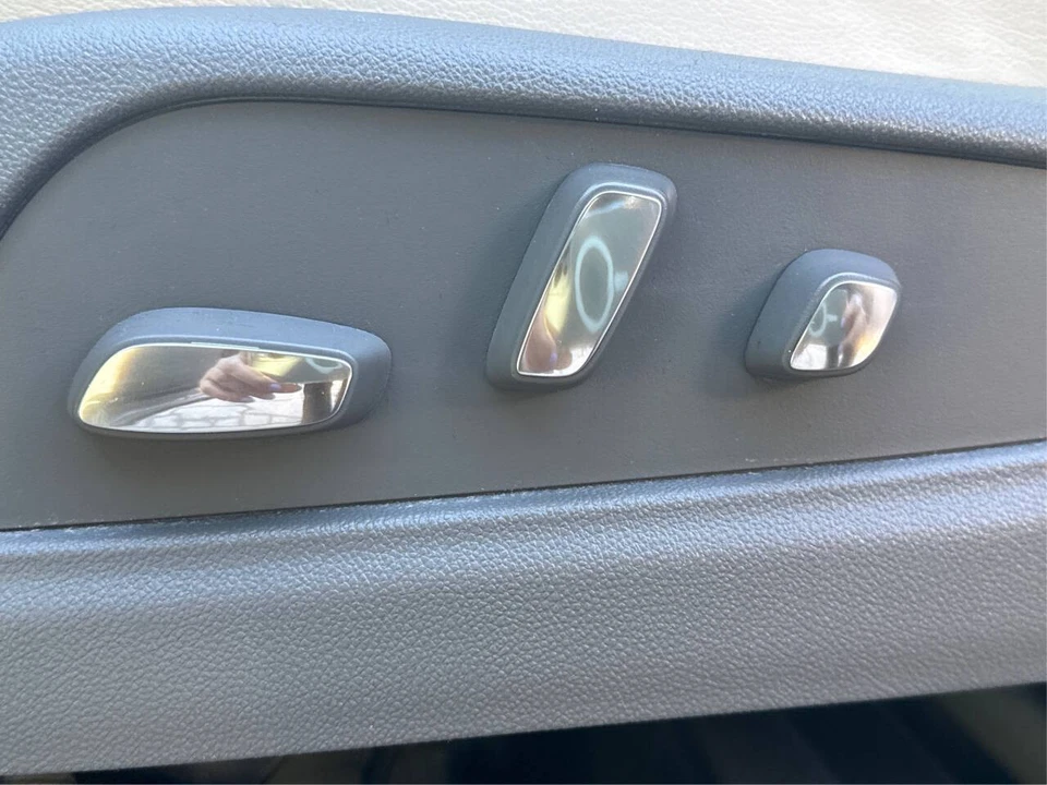 2025 Cadillac XT5 - Image 20 of 21