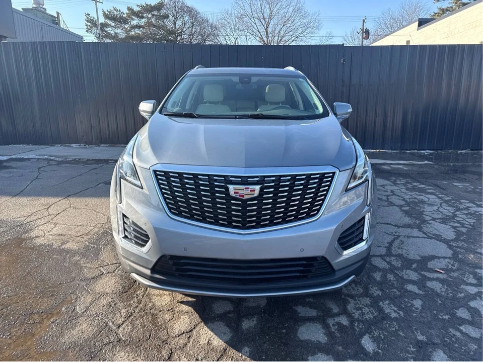 2025 Cadillac XT5 - Image 8 of 12