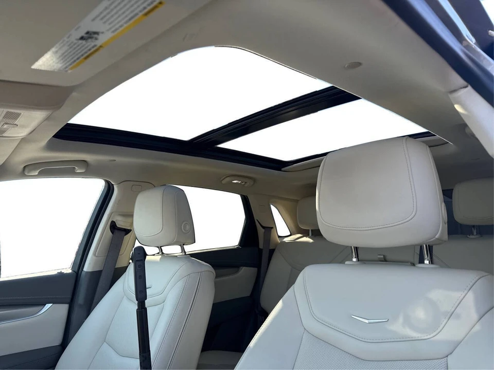 2025 Cadillac XT5 - Image 18 of 21