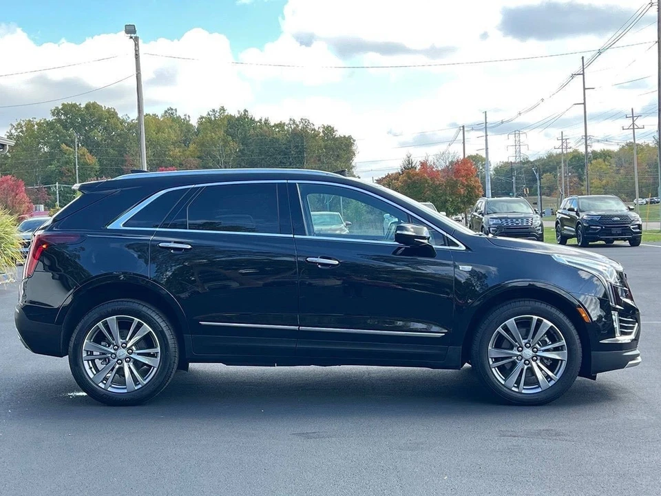 2025 Cadillac XT5 - Image 15 of 21