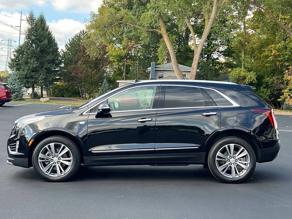 2025 Cadillac XT5 - Image 13 of 21