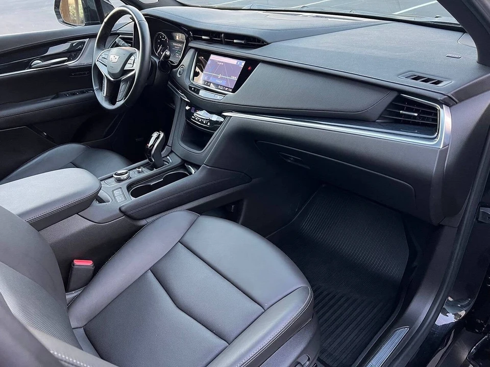2025 Cadillac XT5 - Image 4 of 21