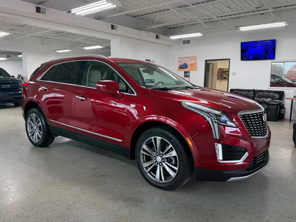 2025 Cadillac XT5 - Image 4 of 21