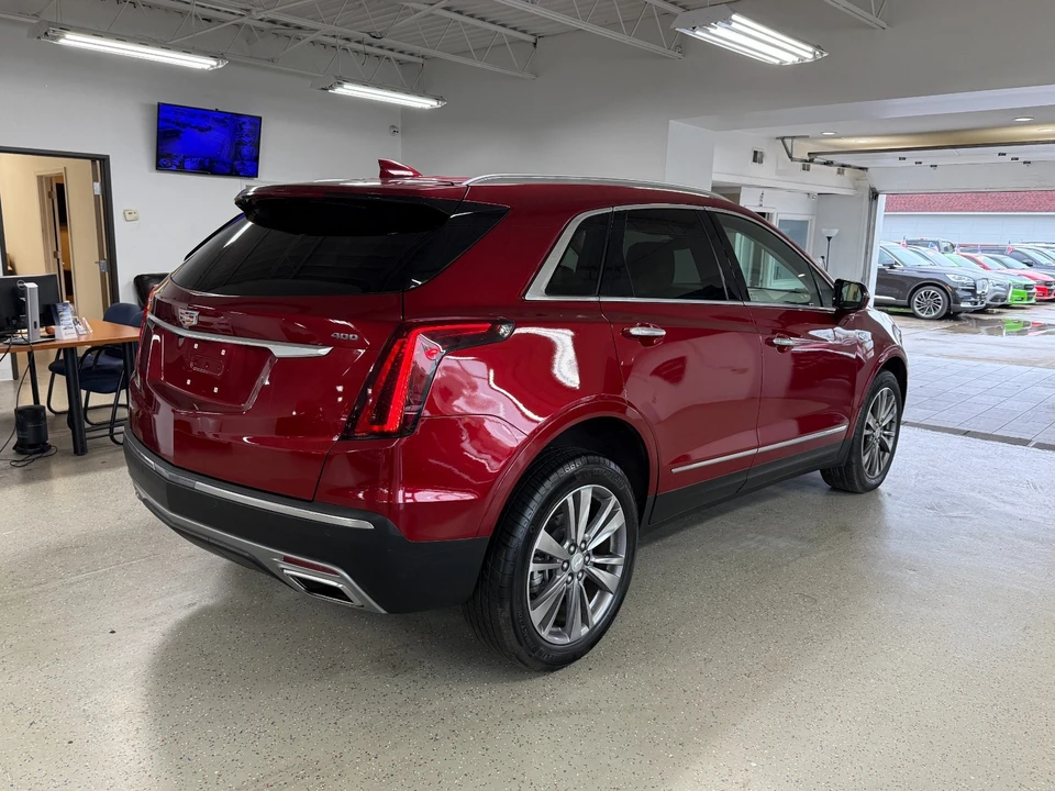 2025 Cadillac XT5 - Image 11 of 21