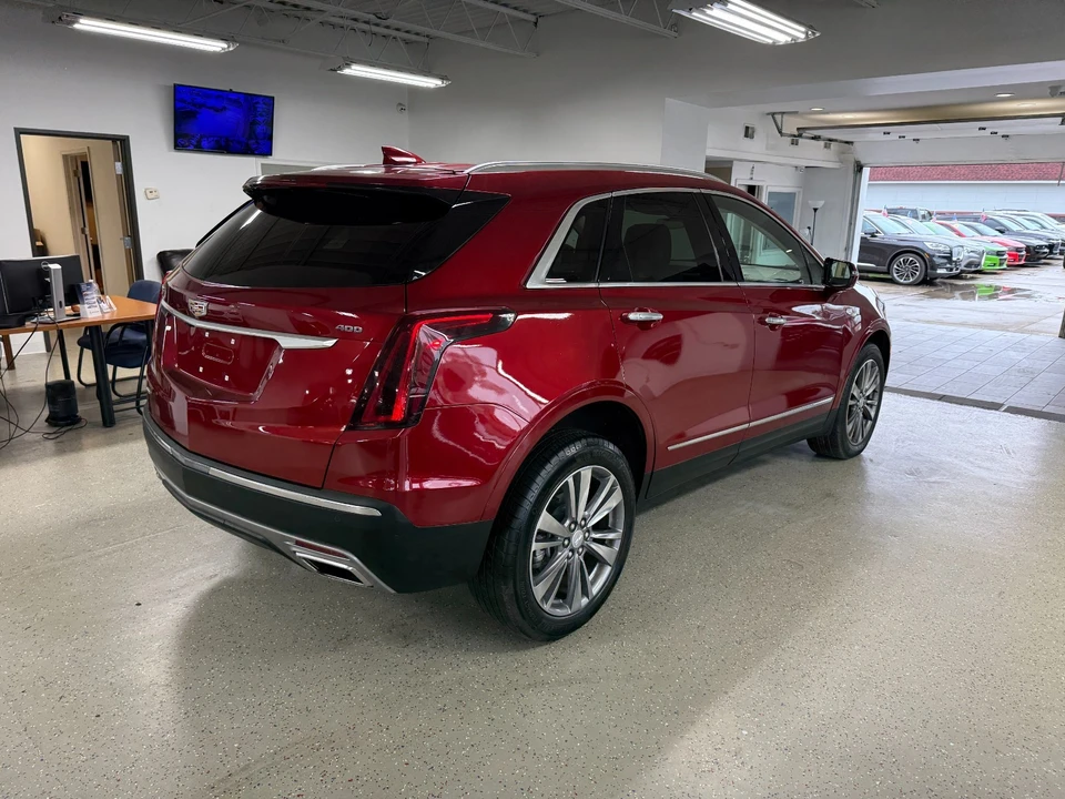 2025 Cadillac XT5 - Image 10 of 21