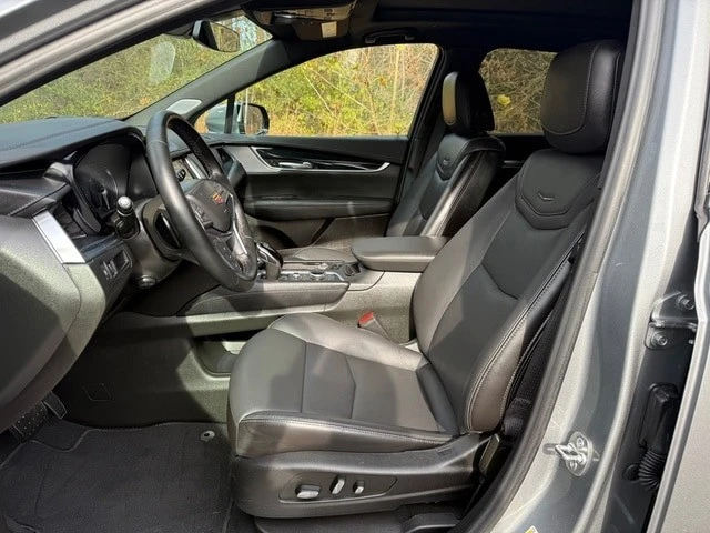 2025 Cadillac XT5 - Image 11 of 12