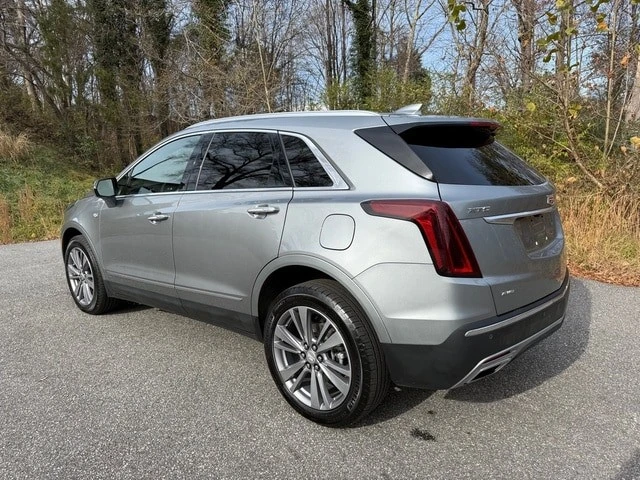 2025 Cadillac XT5 - Image 8 of 12