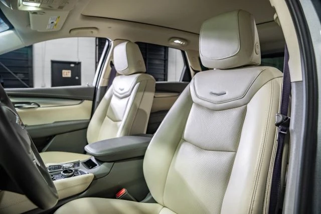 2025 Cadillac XT5 - Image 2 of 21
