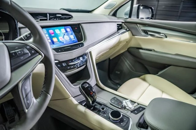 2025 Cadillac XT5 - Image 19 of 21