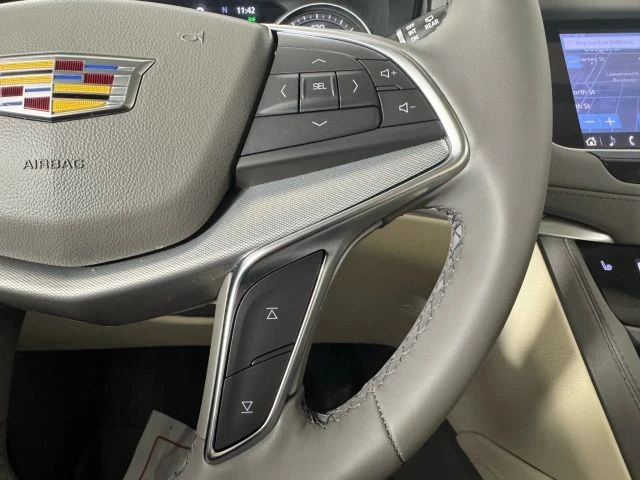 2025 Cadillac XT5 - Image 16 of 21