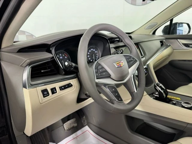 2025 Cadillac XT5 - Image 10 of 21