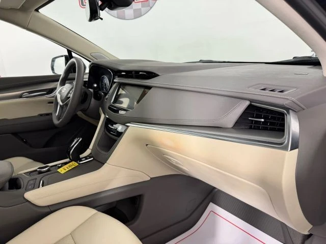 2025 Cadillac XT5 - Image 12 of 21