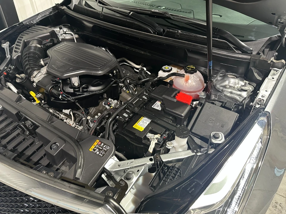 2025 Cadillac XT5 - Image 19 of 21