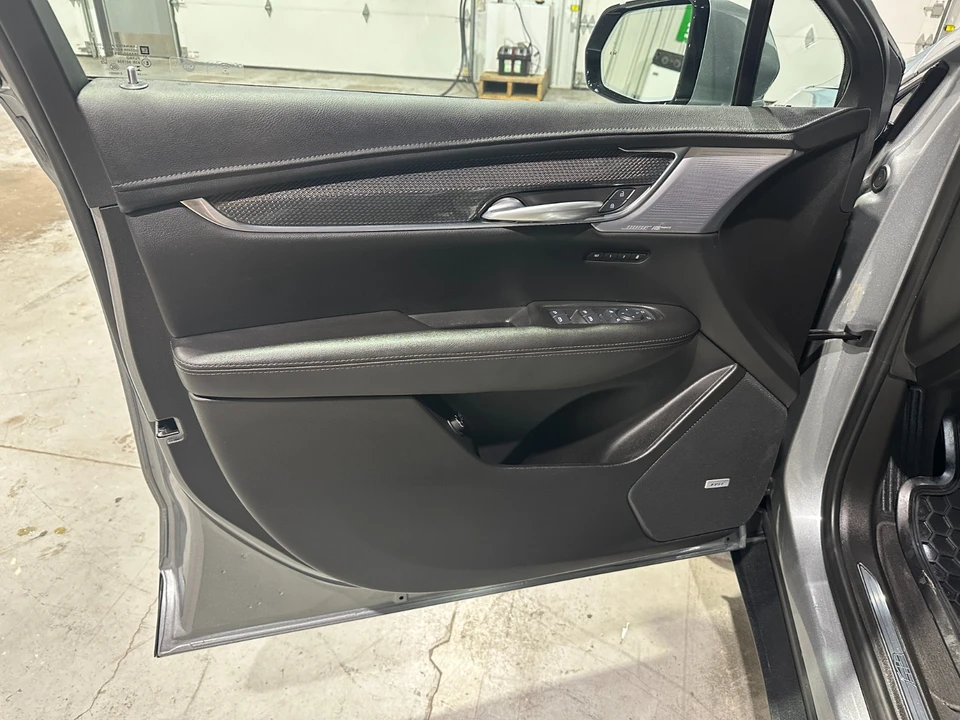 2025 Cadillac XT5 - Image 14 of 21