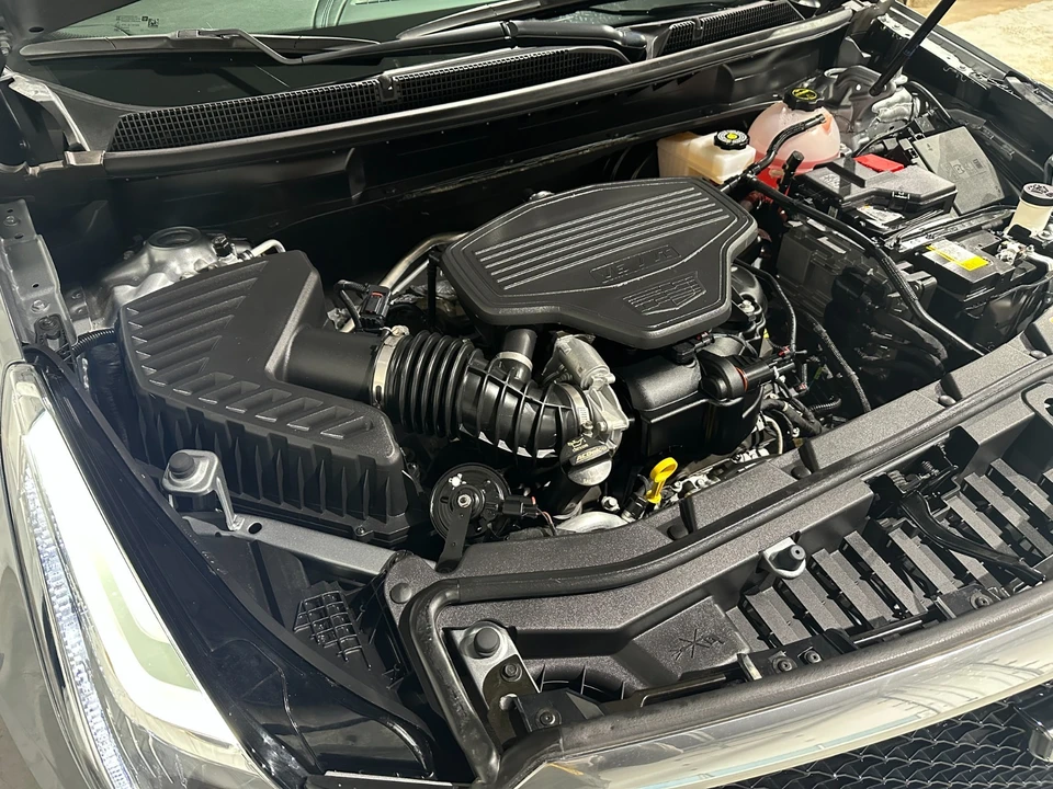 2025 Cadillac XT5 - Image 18 of 21