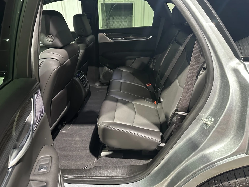 2025 Cadillac XT5 - Image 12 of 21