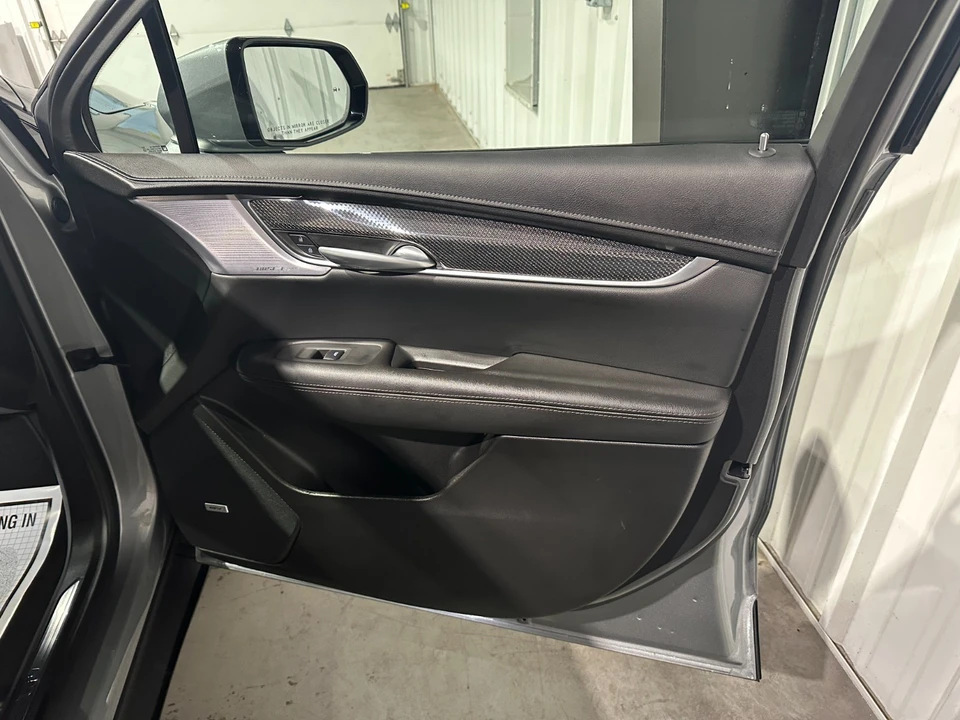 2025 Cadillac XT5 - Image 10 of 21