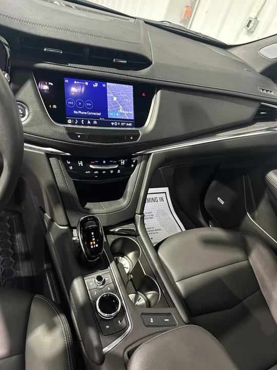 2025 Cadillac XT5 - Image 17 of 21