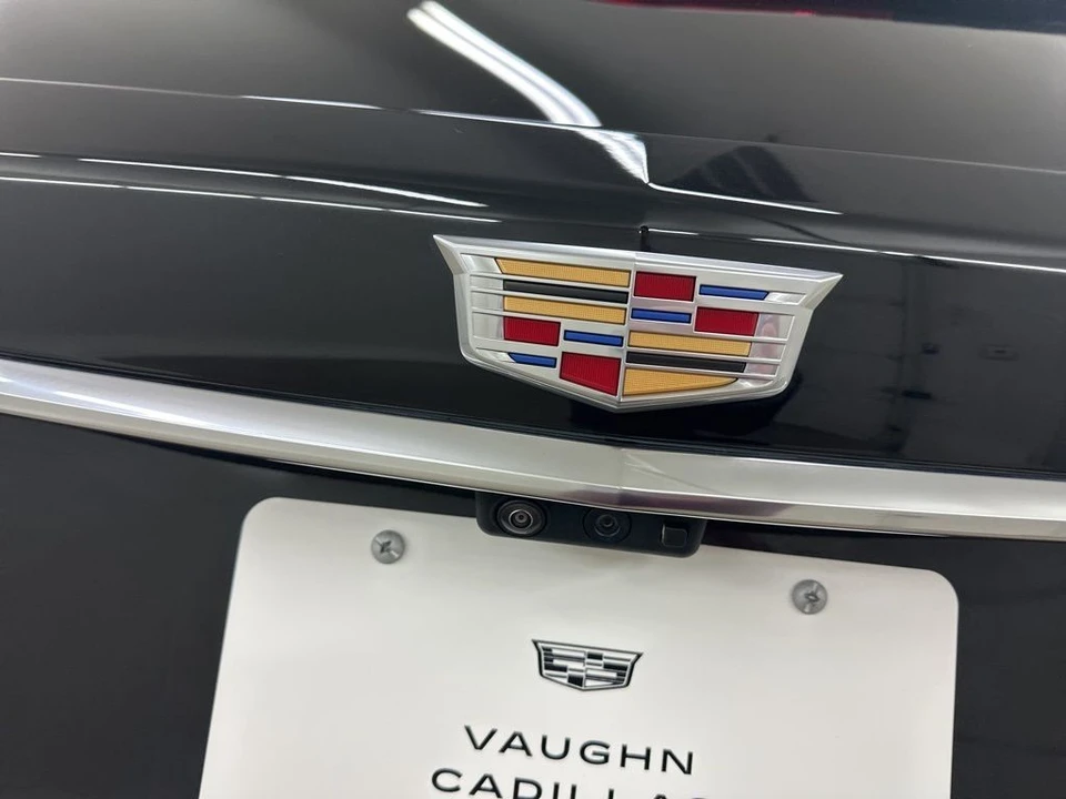 2025 Cadillac XT5 - Image 14 of 21