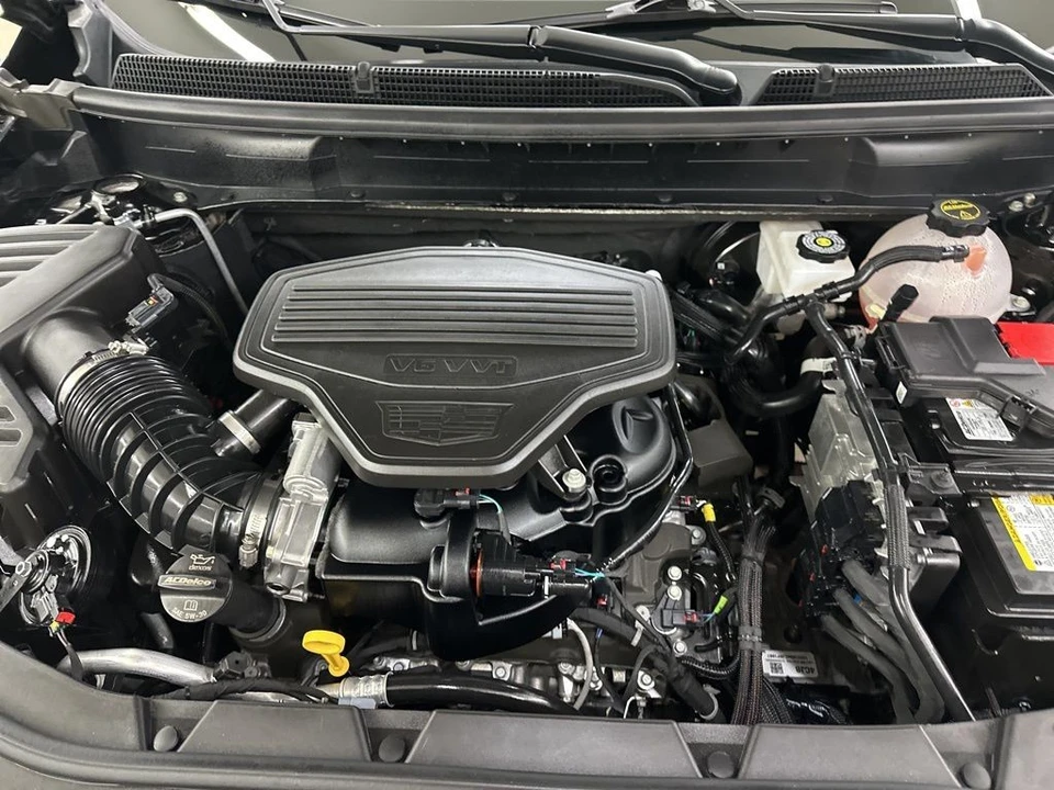 2025 Cadillac XT5 - Image 16 of 21