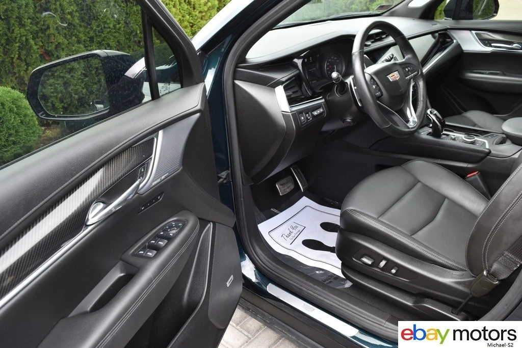 2025 Cadillac XT6 - Image 11 of 24