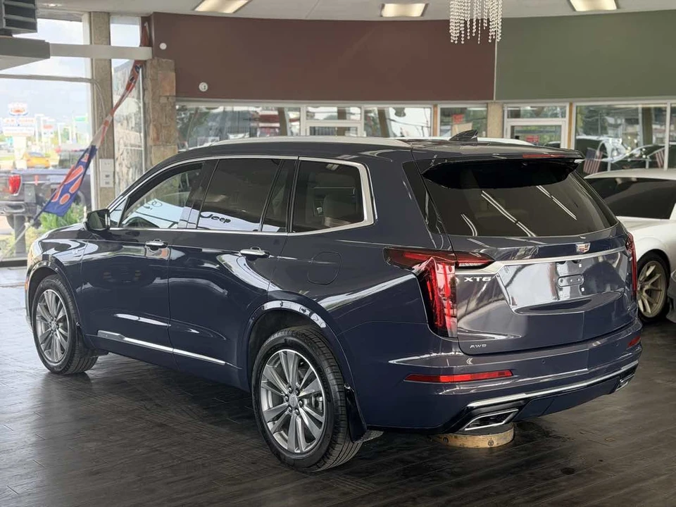 2025 Cadillac XT6 - Image 10 of 31