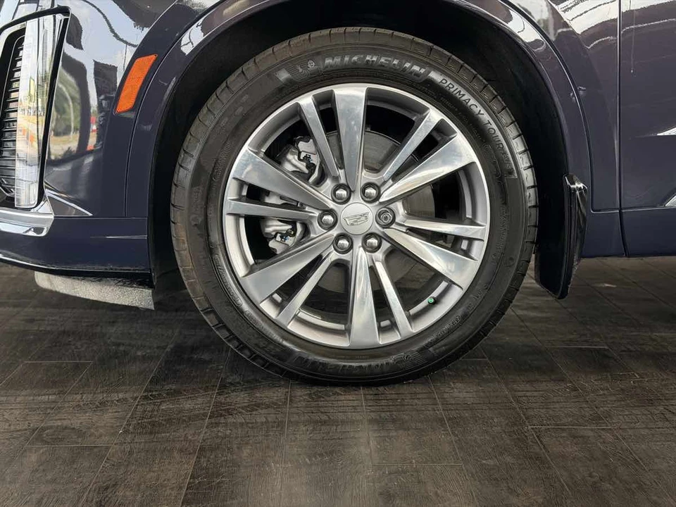 2025 Cadillac XT6 - Image 18 of 31